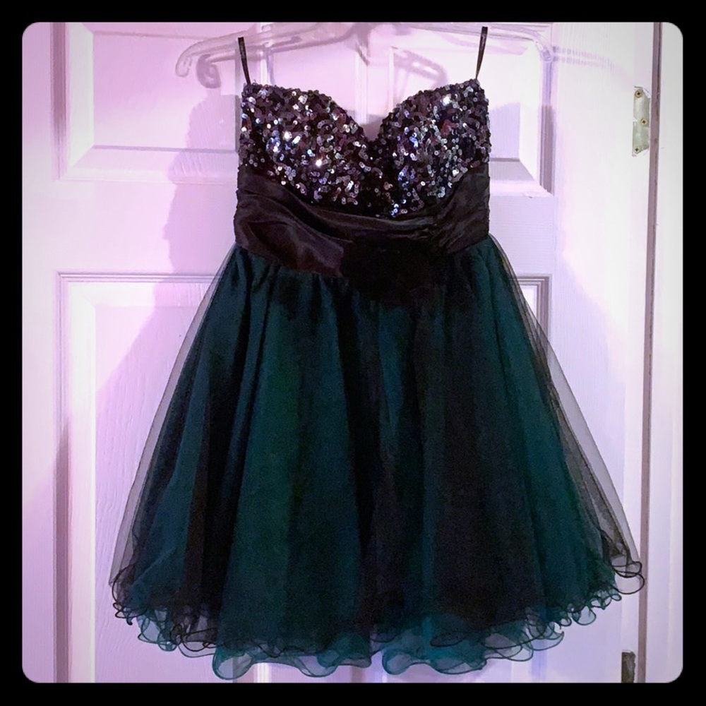 Green and Black party dress - Extraordinary size 5